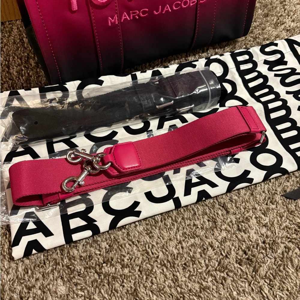 Marc Jacobs Fuchsia and Black Tote - Picture 10 of 15